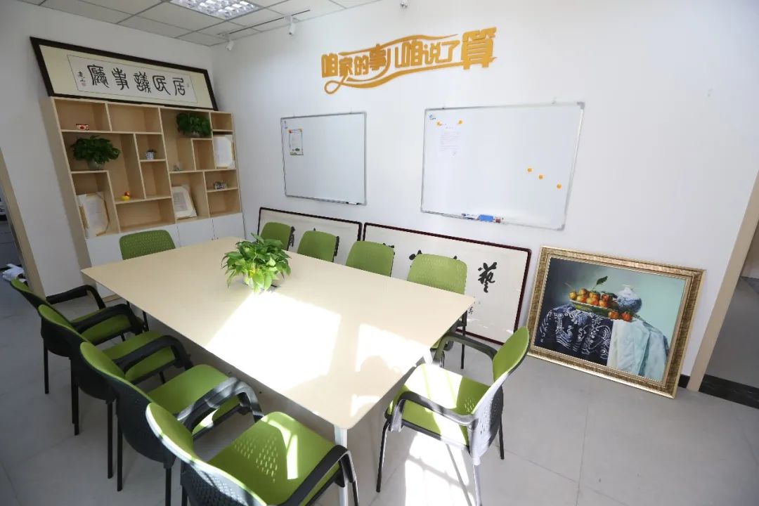 居民办事就像回家广内8家社区服务站年内变身公共会客厅