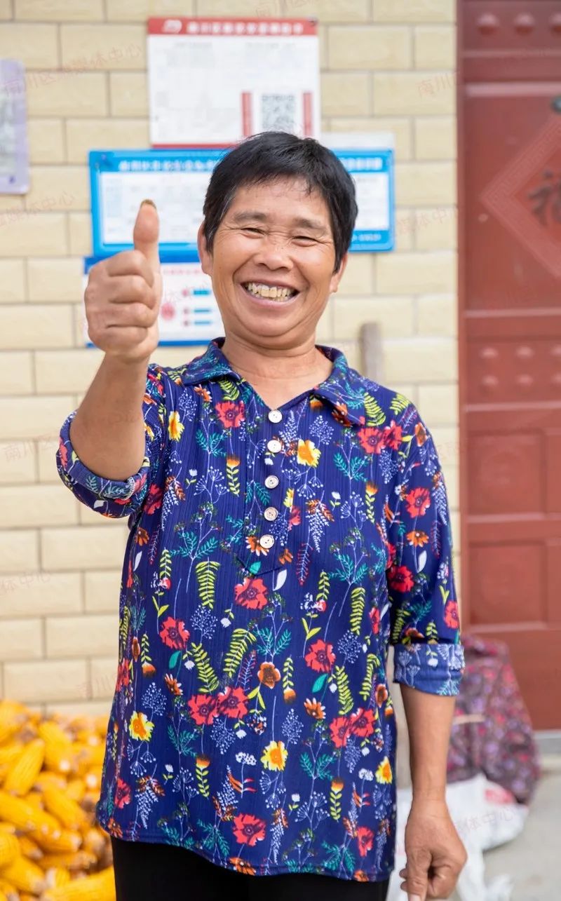 你笑起来真好看瞧脱贫路上你们的笑脸真美