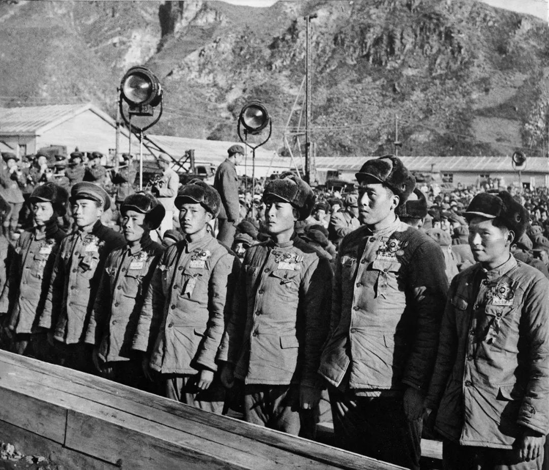 70周年70幅影像作品,见证中国人民志愿军抗美援朝出国作战 | 奋斗之歌