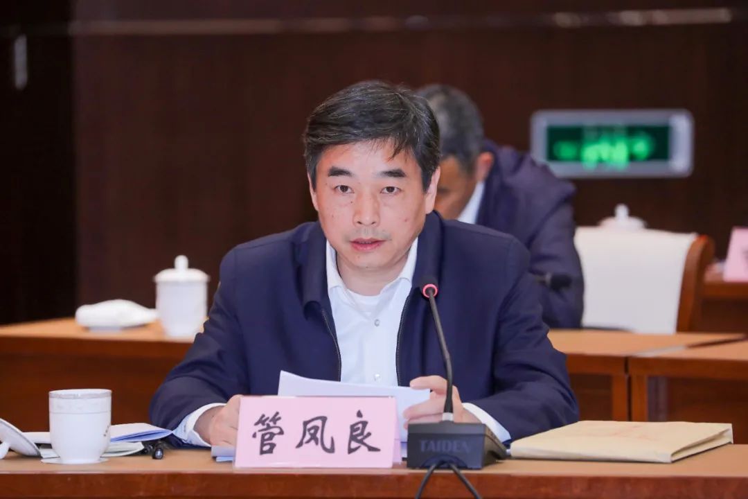 市领导张月林,管凤良,沈一平围绕学习主题,结合思想和工作实际,进行了