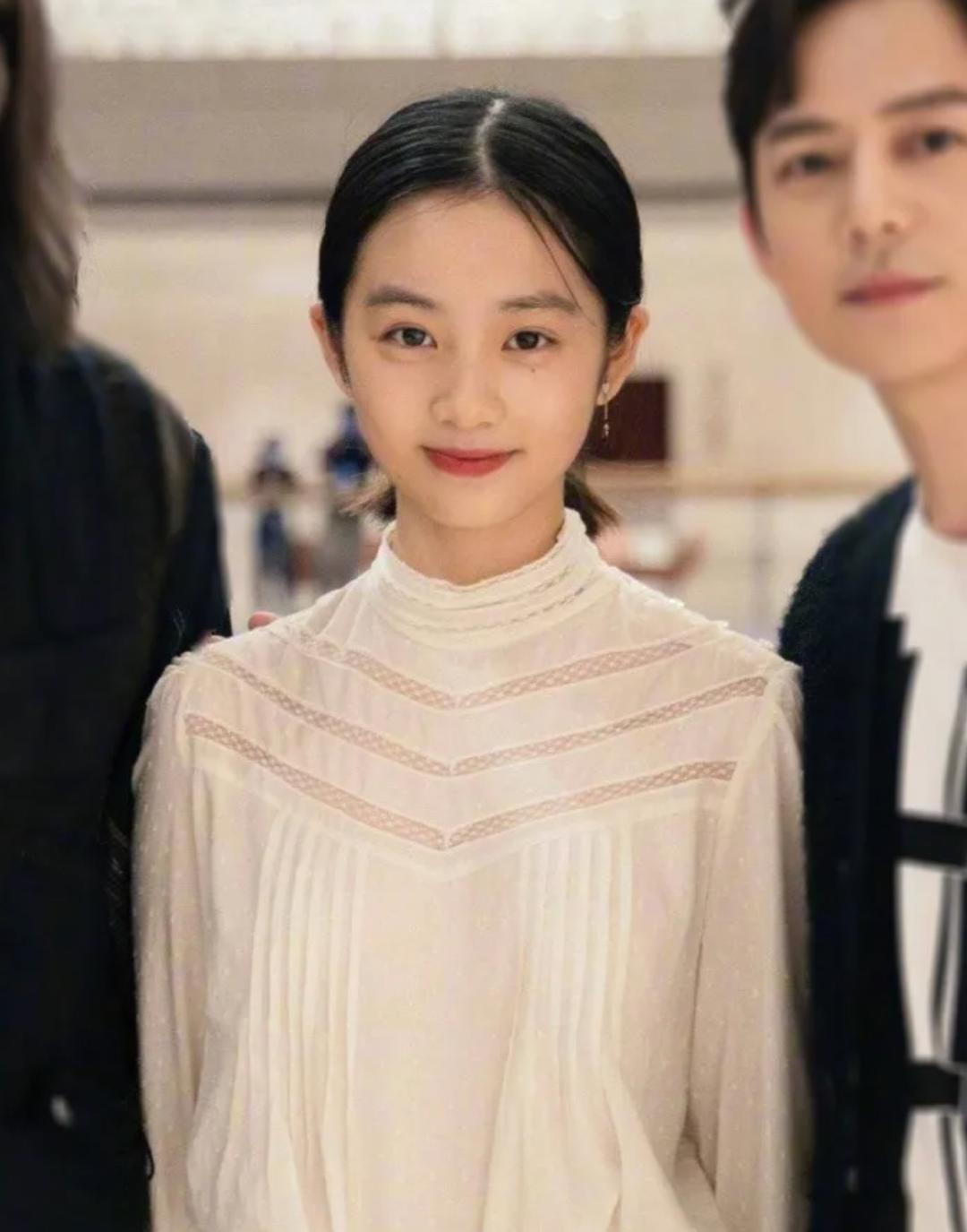 黄磊女儿照片的评论里看到了1000句辱骂