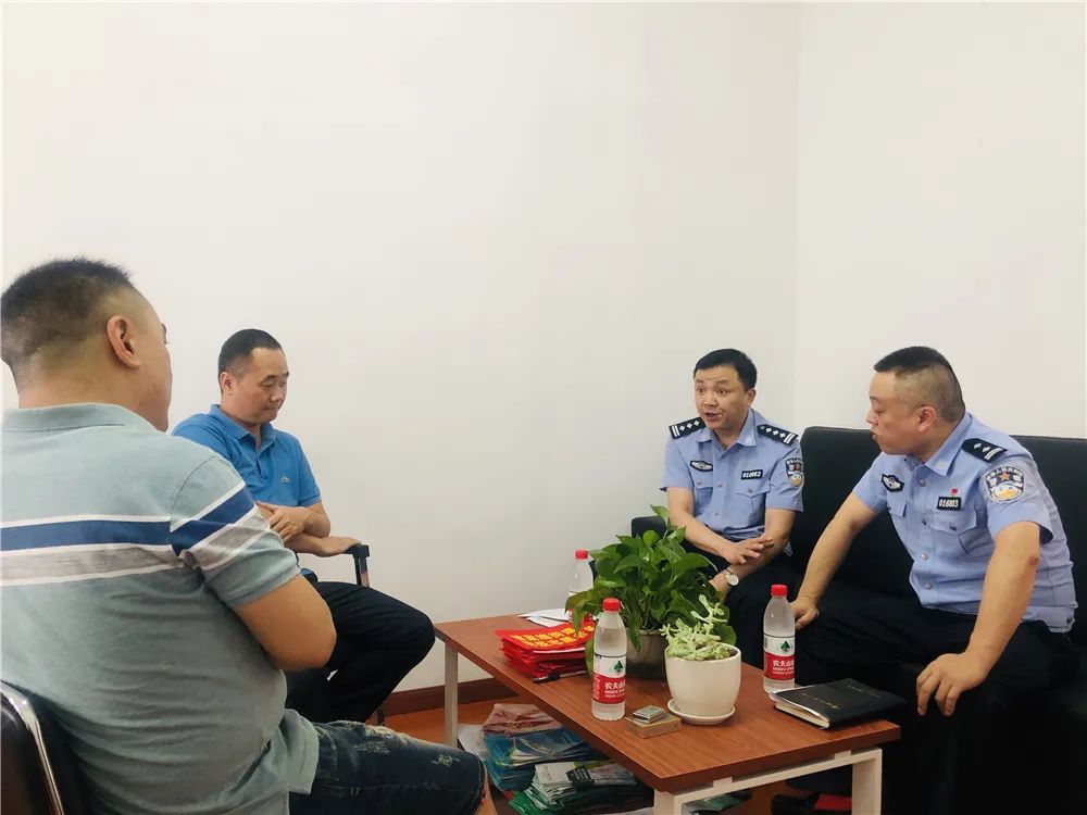 做实县域警务侯家塘派出所抓住了四个一县域警务