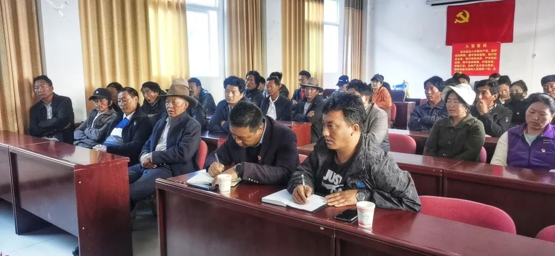 州委第五宣讲团赴乡城县洞松乡宣讲中央第七次西藏工作座谈会精神