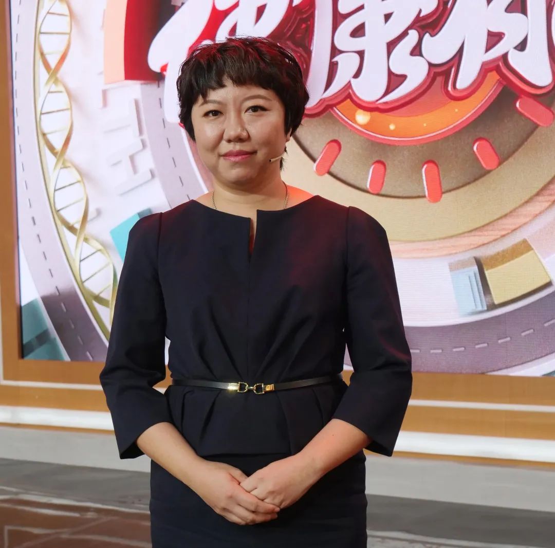 广东卫视主持人郭蕾图片