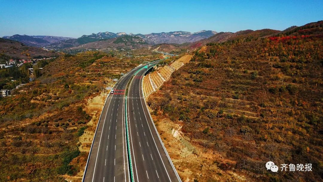 爬泰山看趵突泉半天完成打卡山东最美高速济泰高速通车
