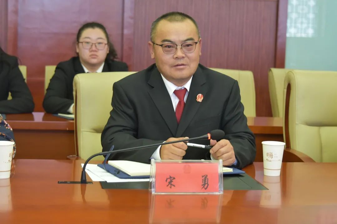 泸州市中级人民法院赴稻城法院考察交流对口支援相关工作