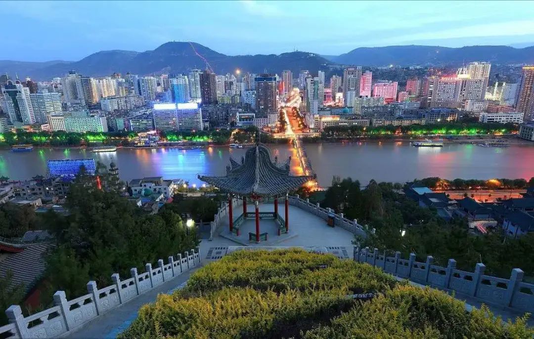 在秋意斑斓的季节里,与兰州来场美丽的邂逅吧!