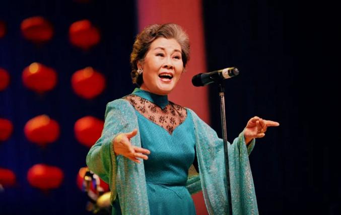 演唱:于淑珍于淑珍,天津歌舞剧院著名女高音歌唱家,中国音乐家协会第