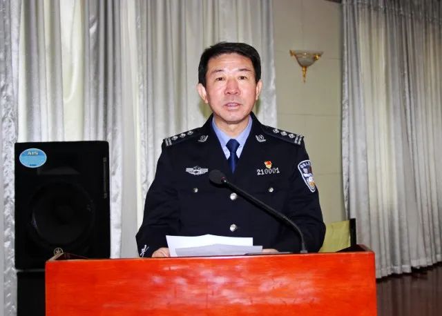 市公安局召开干部大会宣布干部任免决定