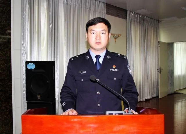 市公安局召开干部大会宣布干部任免决定