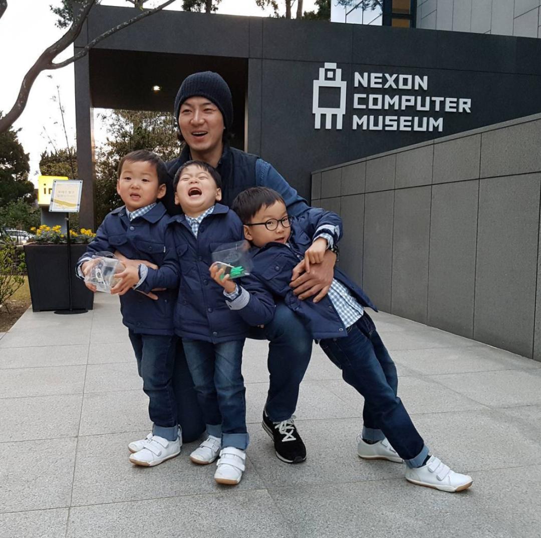 宋家三胞胎大韩民国万岁长大啦|三胞胎|大韩民国|万岁_新浪新闻