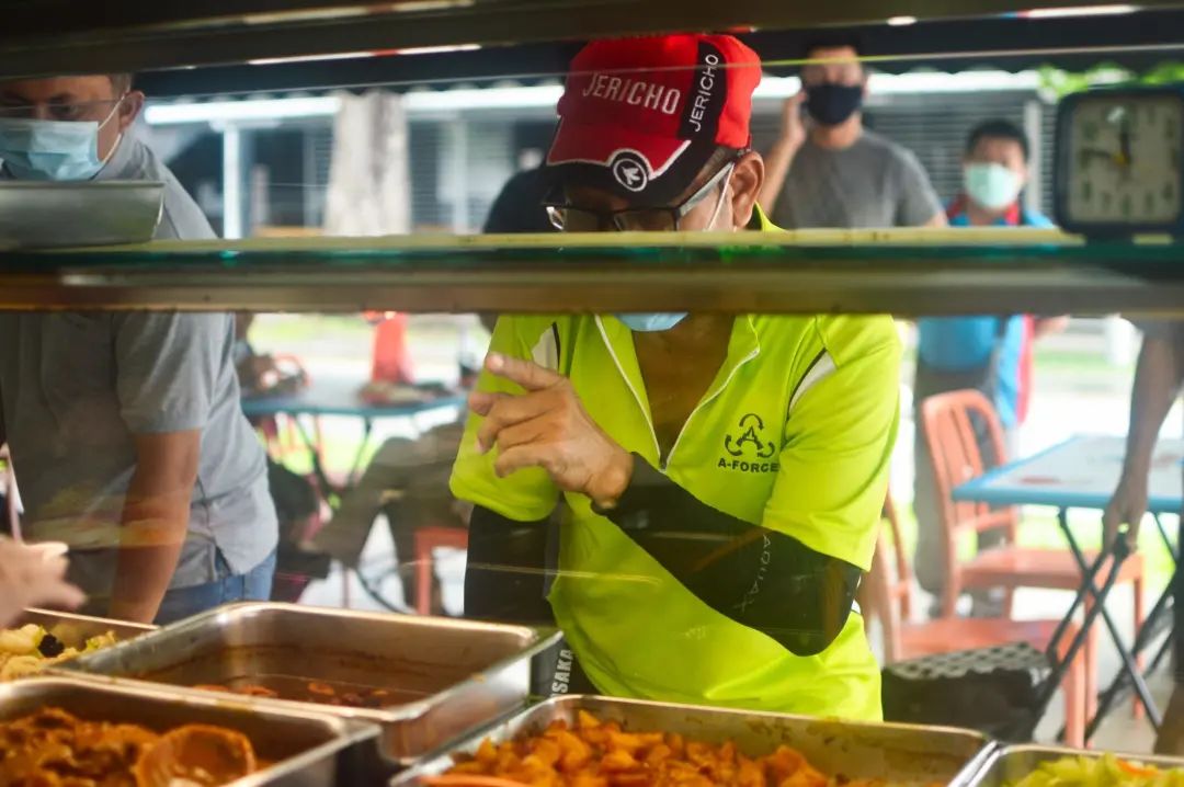 我家门前卖杂菜饭的老夫妇 见证过新加坡饮食业的风起云涌 湃客 澎湃新闻 The Paper