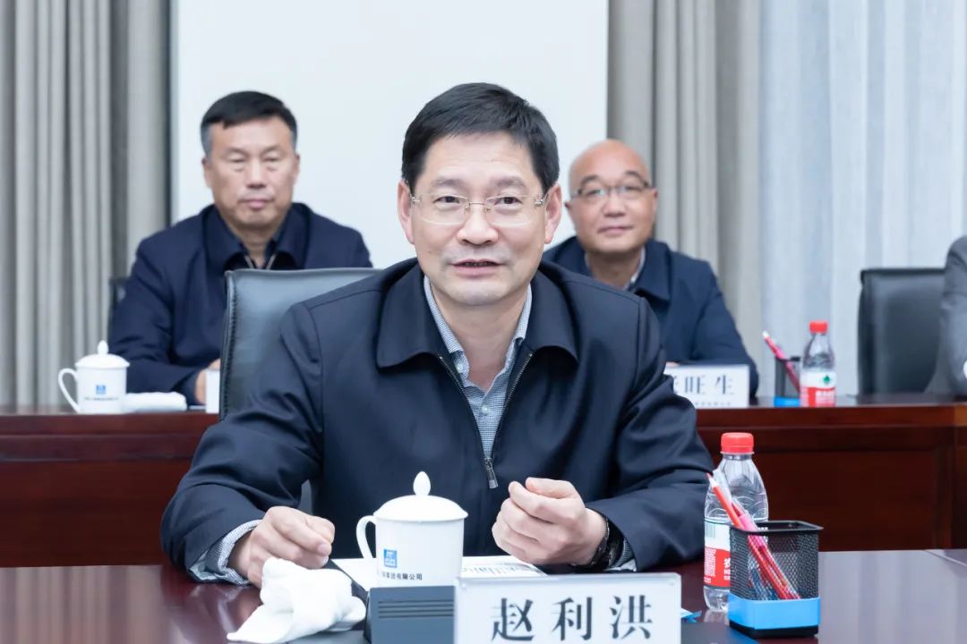 月23日,中建三局党委书记,董事长陈文健会见武汉市新洲区委书记赵利洪