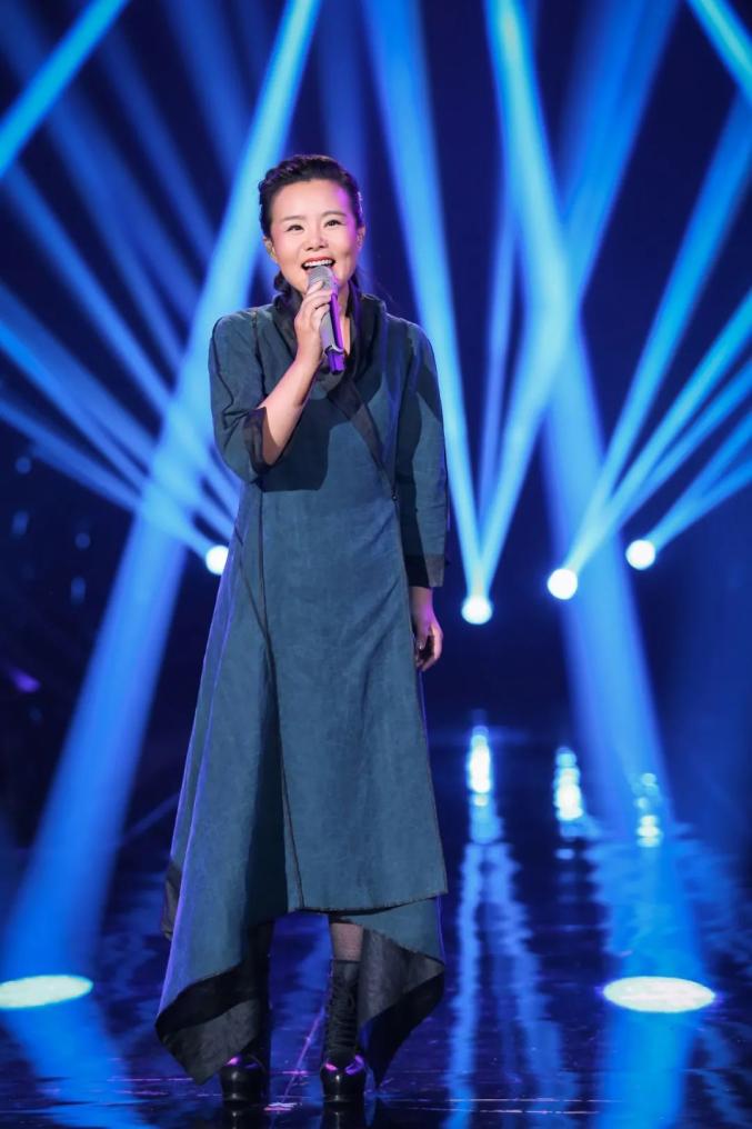 面对面 | 龚琳娜:我得像一株植物那样茁壮地向上长