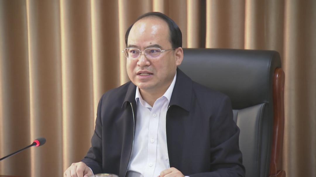 张立庄主持召开县政府2020年第十一次党组会议