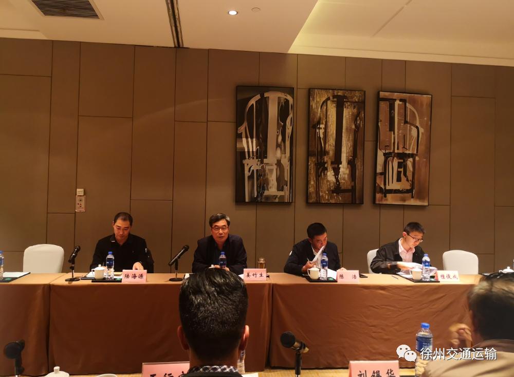 调研会上,航道处党委书记王行宇围绕"十三五"重点建养工程完成情况,"