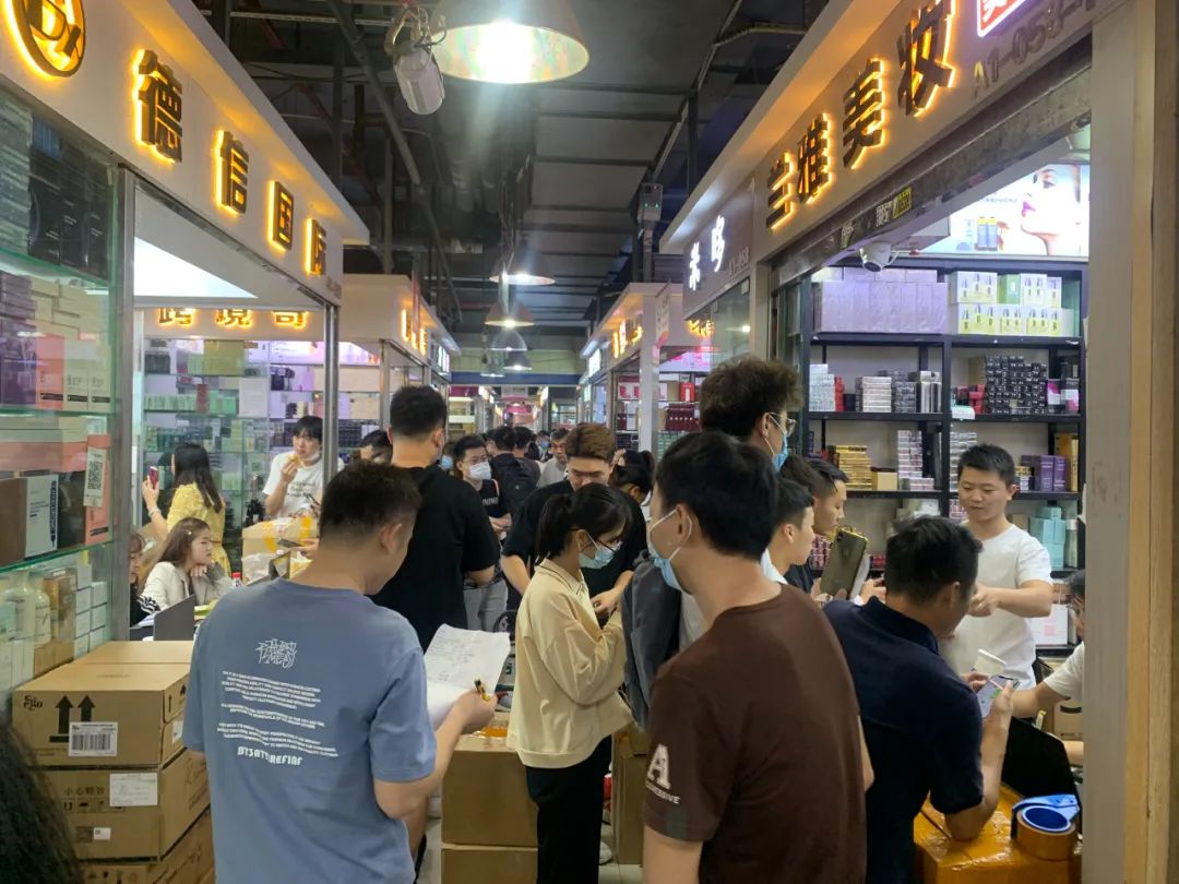 实探华强北从中国电子第一街到美妆圣地