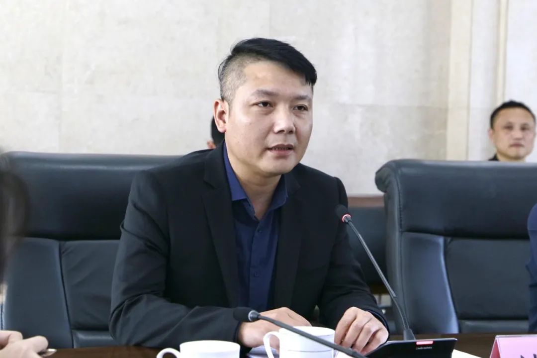 强交流听意见促发展岳麓区召开民营企业家座谈会