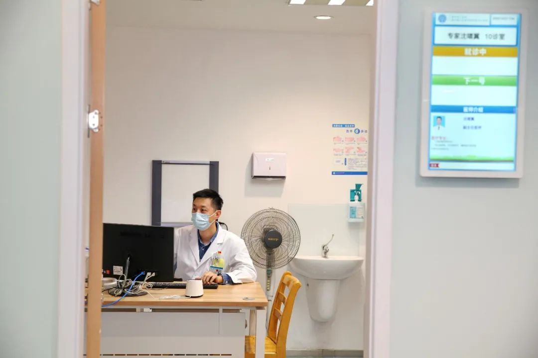 全科门诊搬迁啦!慢病管理“最多跑一次”,全专结合“健康守门人”
