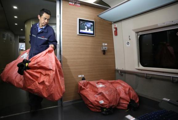 兰州西),g1274次(福州-沈阳南)和g2296次(厦门北-西安北)首次参与运输