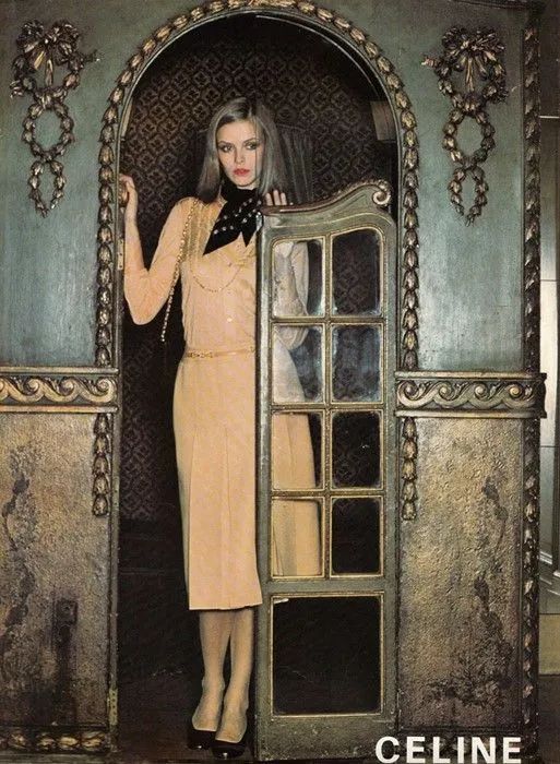 17右滑动查看更多ysl的传奇缪斯贝蒂·卡特鲁克斯(betty catroux)