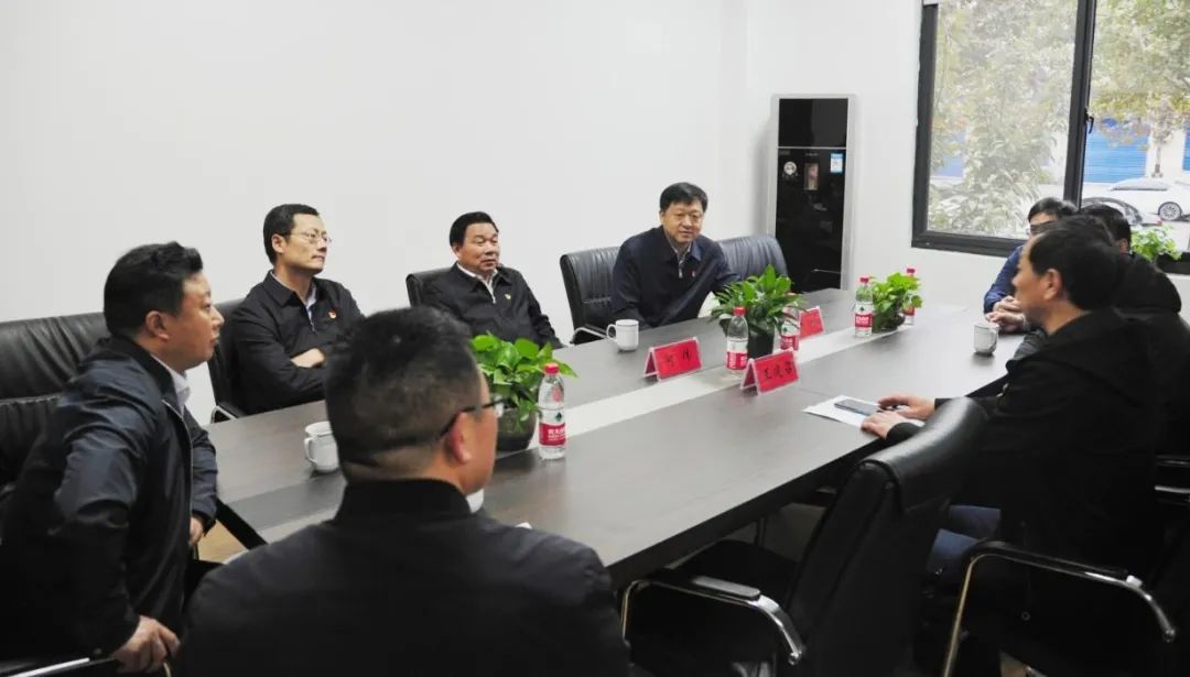 走访调研何伟调研老城区重大项目并召开协调会