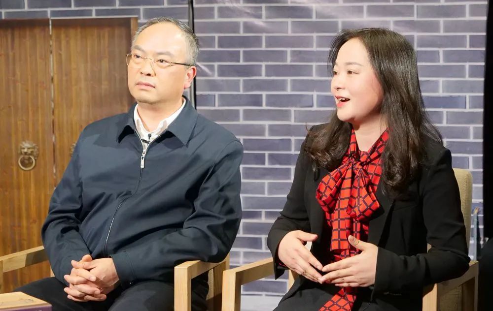 张英武首先针对五育并举在龙泉驿区的全面实施,行动计划,四大工程