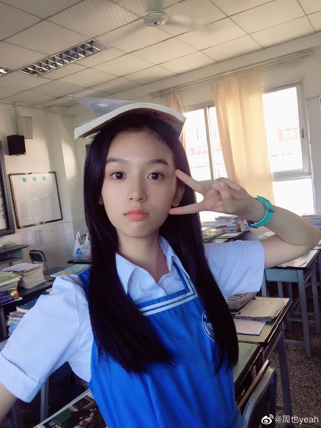 她是北电校花因霸凌周冬雨走红被誉为小章子怡