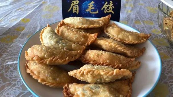吕巷新东街的网红"糖饺",张堰老街的"吴记臭豆腐",浙江省平湖市新仓镇