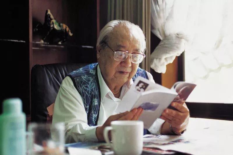 女校来了一位男学生 | 费孝通110年诞辰