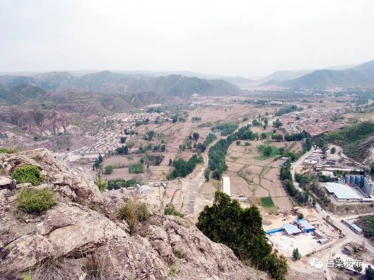 在此作進水口引文峪河水,還要佔用沙溝村土地開鑿渠道,而且還有由於