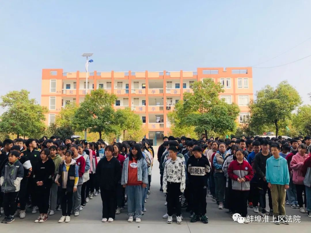 典亮校园法治微宣讲走进梅桥中学