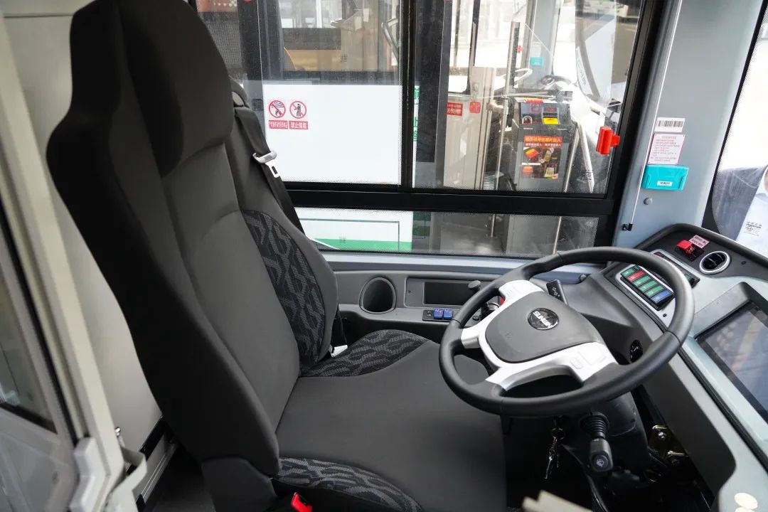 石梅线换新车啦29辆纯电动公交车整装待发抢先体验