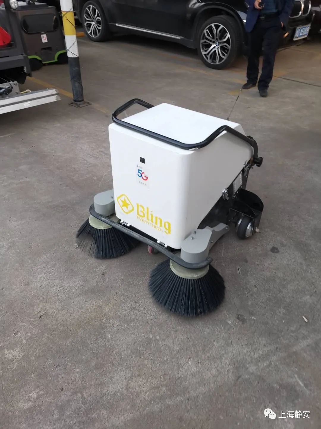 续航持久连续工作3小时以上,大范围喷雾装置能有效抑制边扫边扬尘.