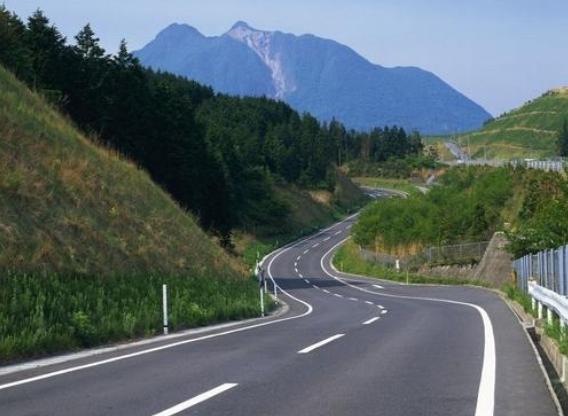 秋冬季节多雾 如何确保"雾天"行车安全看这里!