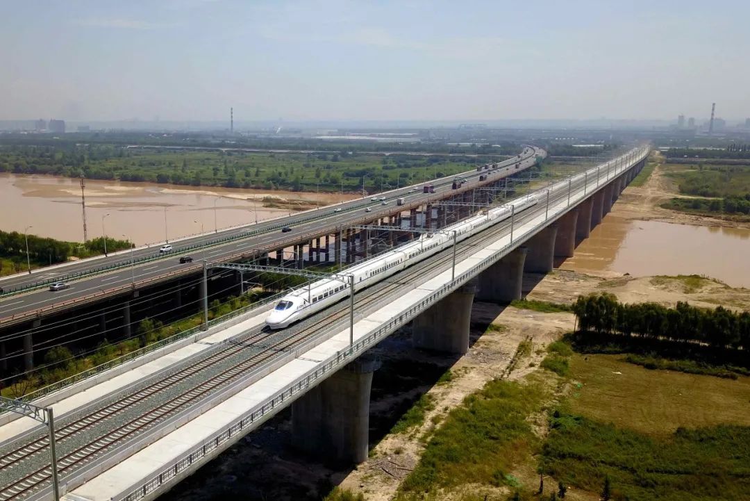 今天,西银高铁正式试运行