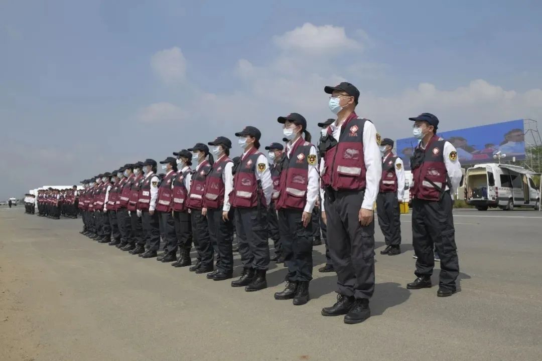 突发事件紧急医学救援力量建设为"两翼"的发展思路,实现了卫生应急