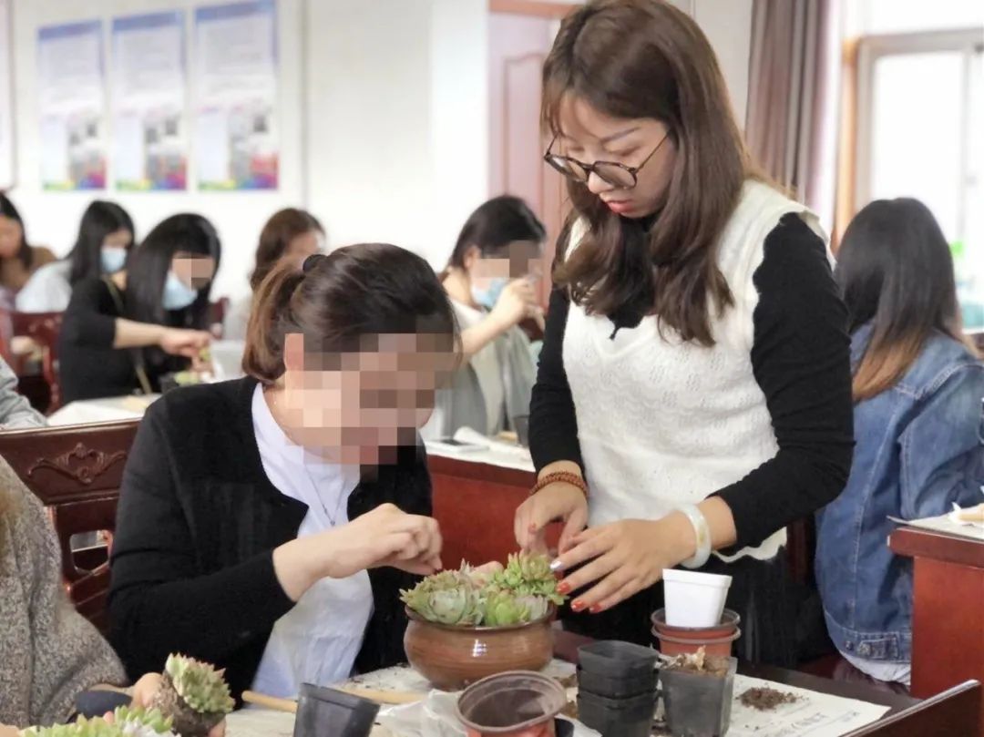 澎湃新闻