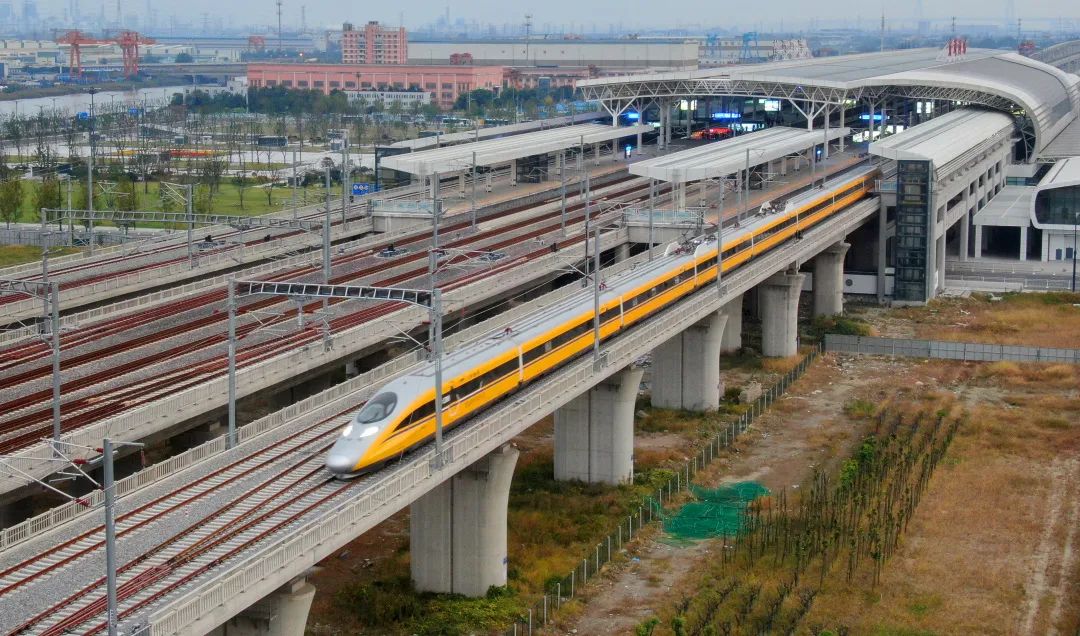跑出时速385公里盐通高铁完成逐级提速试验