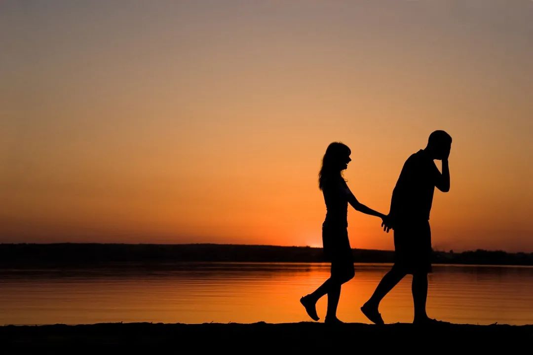 基本案情2019年10月5日,14岁的小朱与19岁的小谢在 ktv 相识并恋爱.