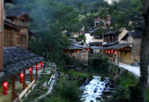 然而,短短两三年时光,龙潭村摇身一变成为网红村,不仅在外闯荡的村民