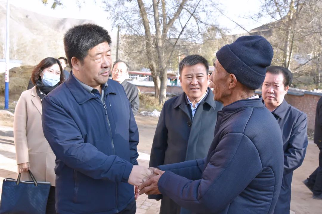 市人大常委会秘书长钱承文,七里河区委书记芮文刚,区委副书记,区长赵