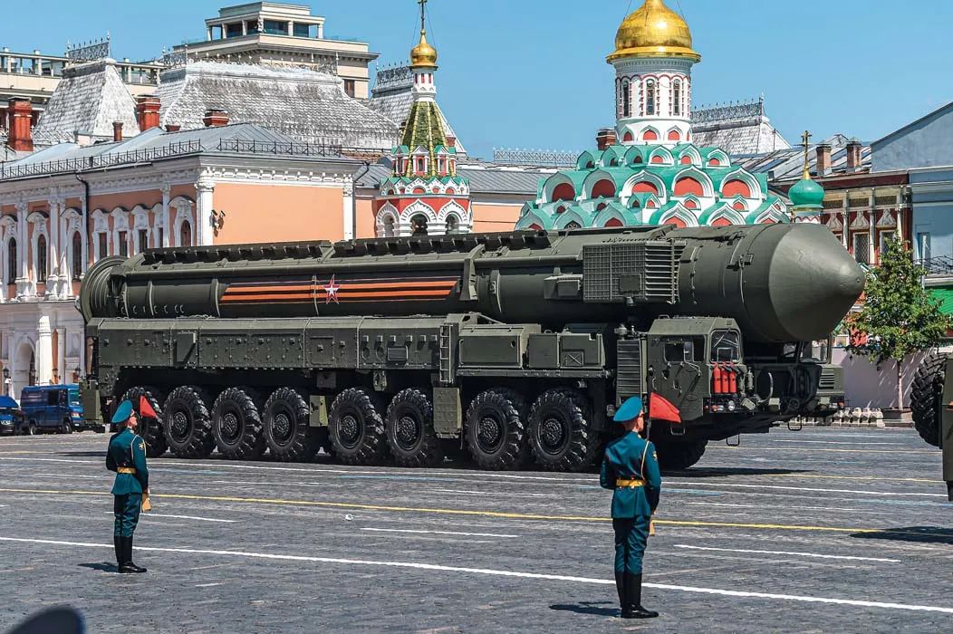 6月24日,亚尔斯洲际弹道导弹系统参加在俄罗斯莫斯科红场举行的阅兵