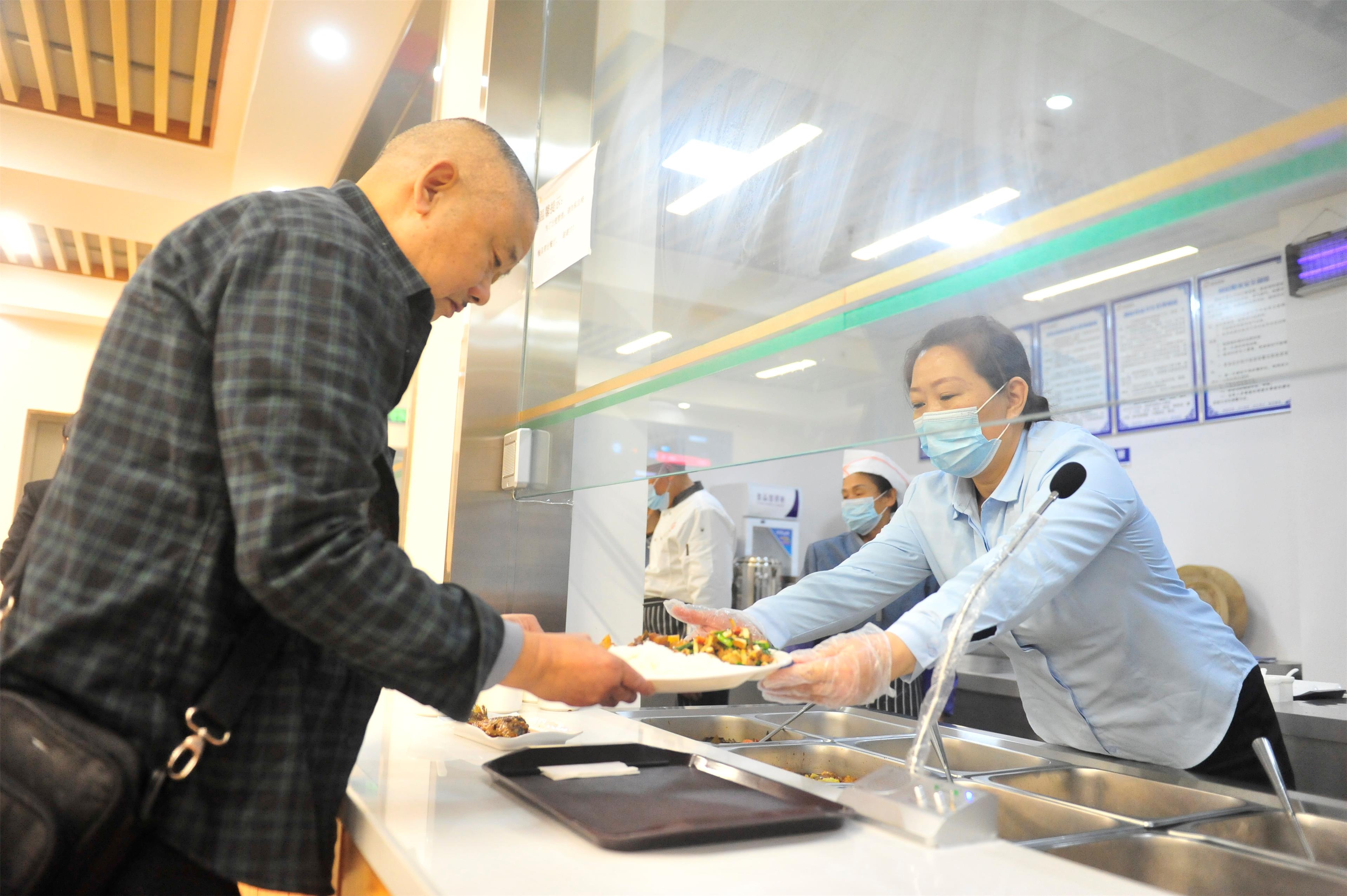 家门口安享幸福晚年 石井坡街道这里见 政务 澎湃新闻 The Paper