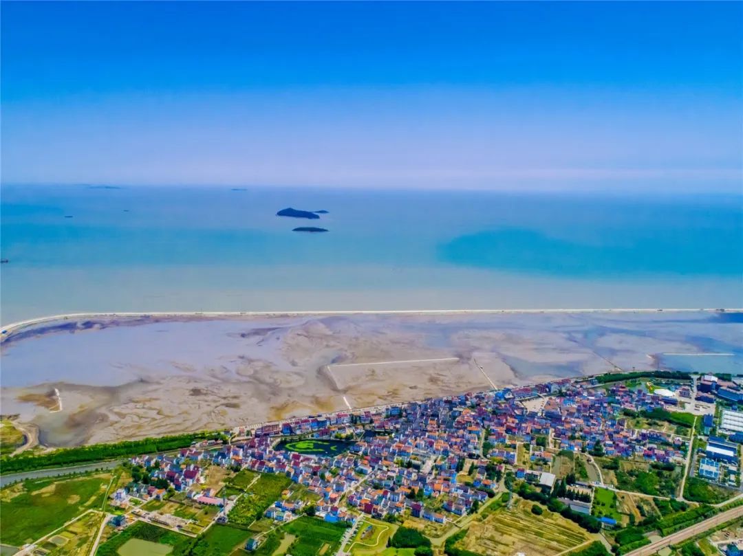 look藏着日月精华天地灵气的绝美金山收好做屏保吧