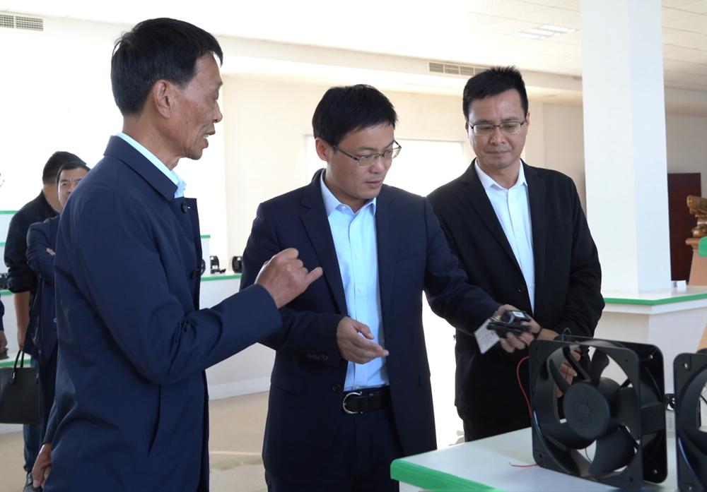 潘银浩持续优化营商环境强力推动经济发展