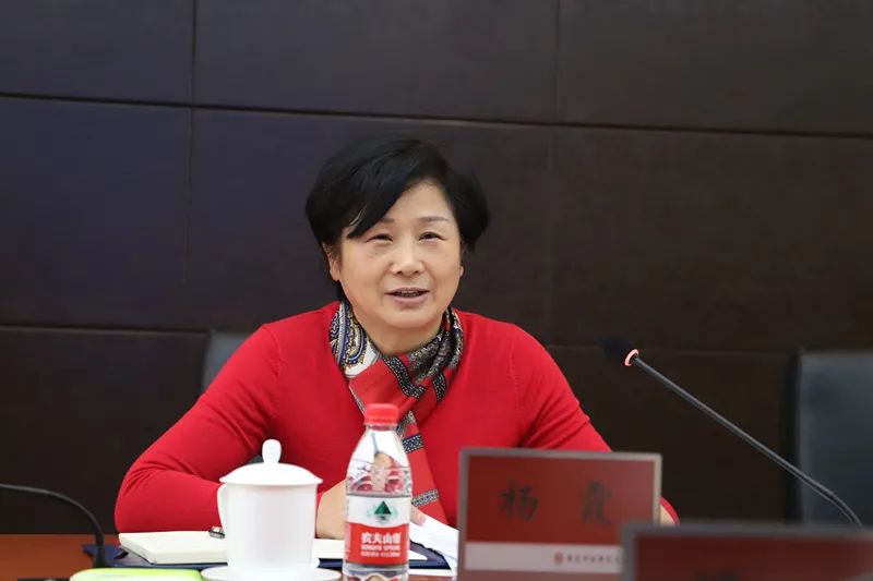 市一中法院杨霞专委一行到长寿法院调研指导立案信访诉讼服务工作