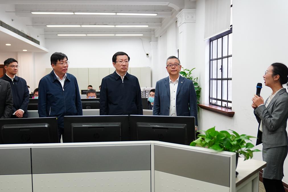 刘学新深入调研上海清算所和久事集团
