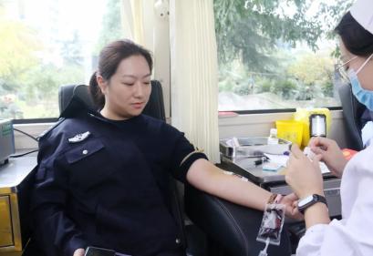 方寸之间汇聚点滴温暖恩施州公安局开展无偿献血活动