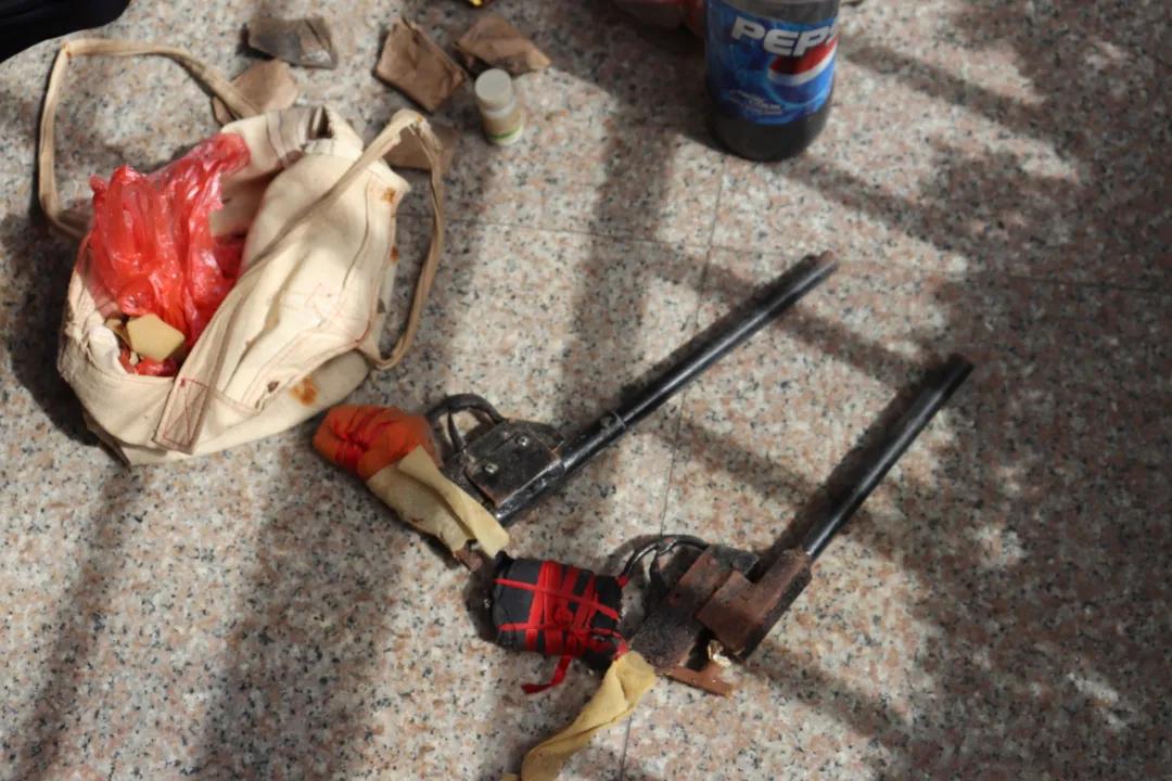 看了公安局发的文章我也来上交这两把土枪